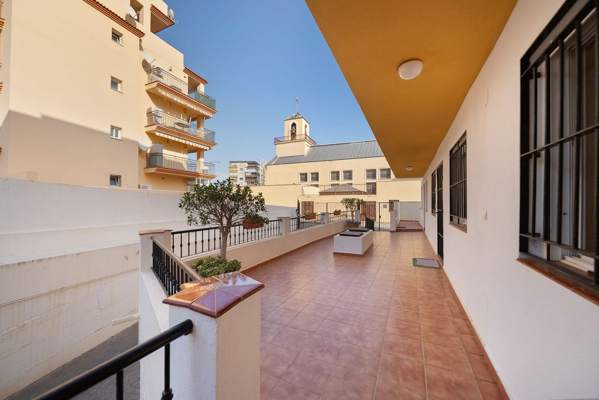 2 Bed Apartment for sale in Benalmadena Costa Costa Del Sol, Málaga, Spain