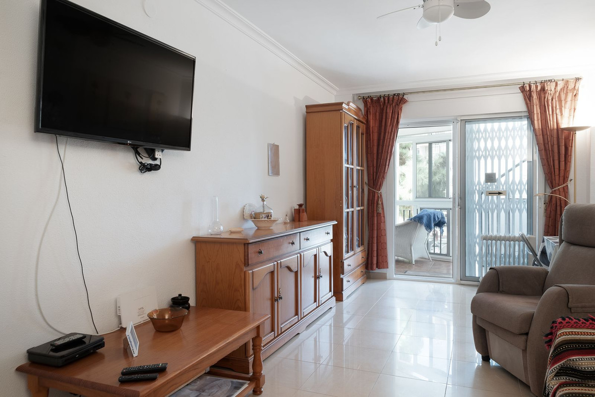 2 Bed Apartment for sale in Benalmadena Costa Costa Del Sol, Málaga, Spain