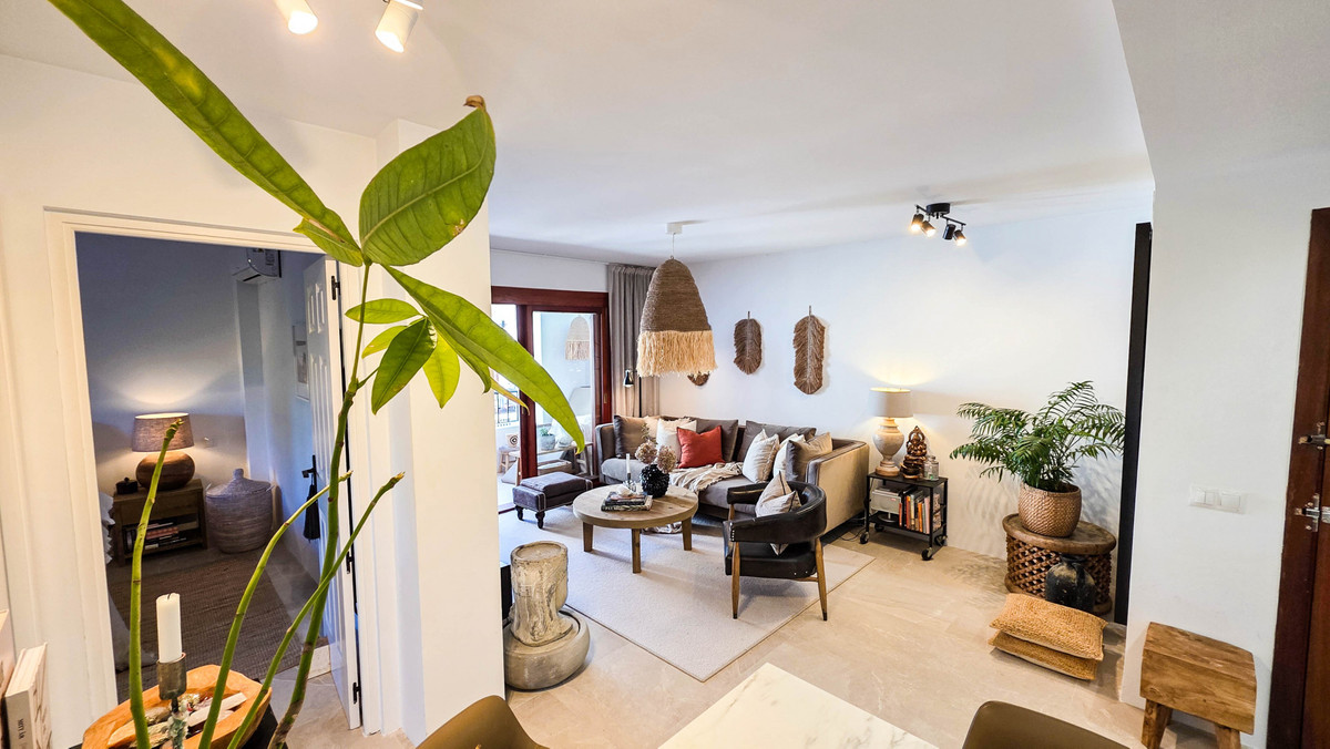 1 Bed Apartment for sale in La Duquesa Costa Del Sol, Málaga, Spain