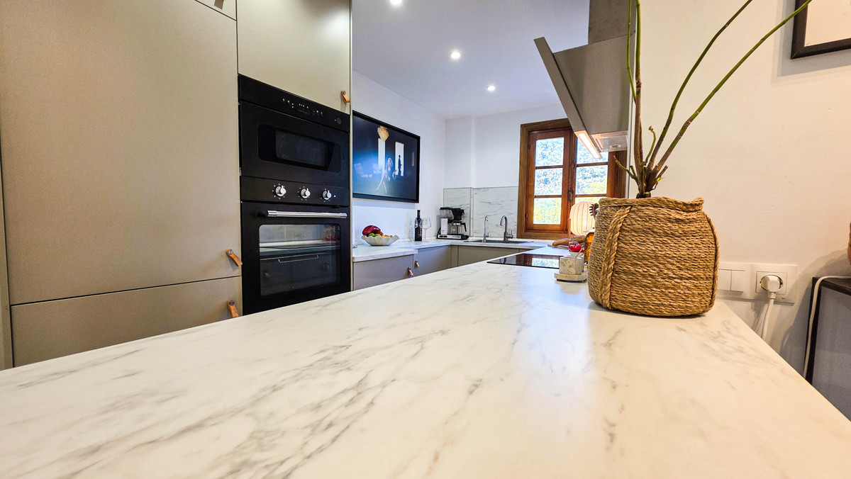 1 Bed Apartment for sale in La Duquesa Costa Del Sol, Málaga, Spain