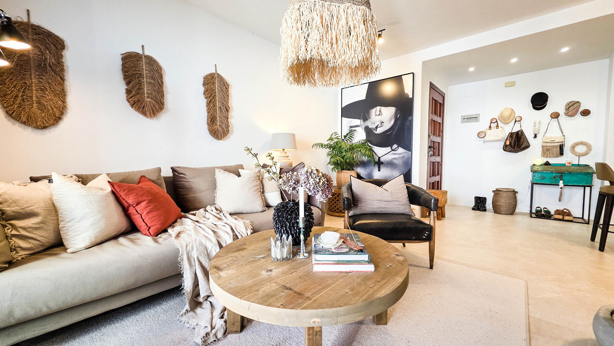 1 Bed Apartment for sale in La Duquesa Costa Del Sol, Málaga, Spain