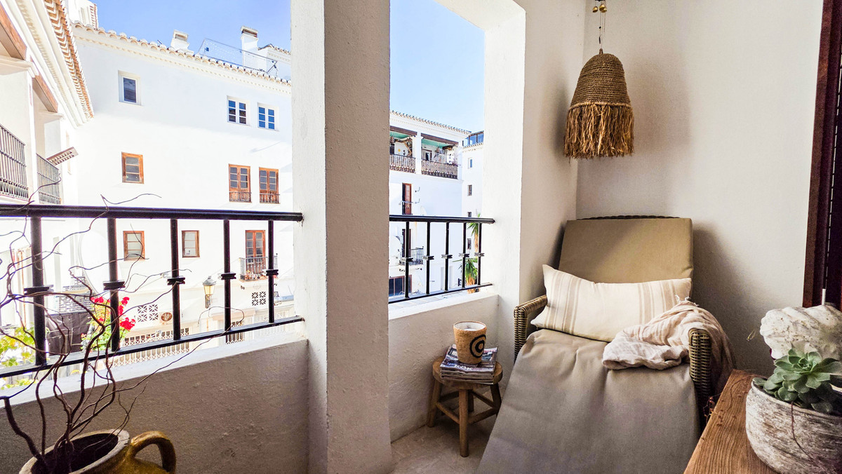 1 Bed Apartment for sale in La Duquesa Costa Del Sol, Málaga, Spain