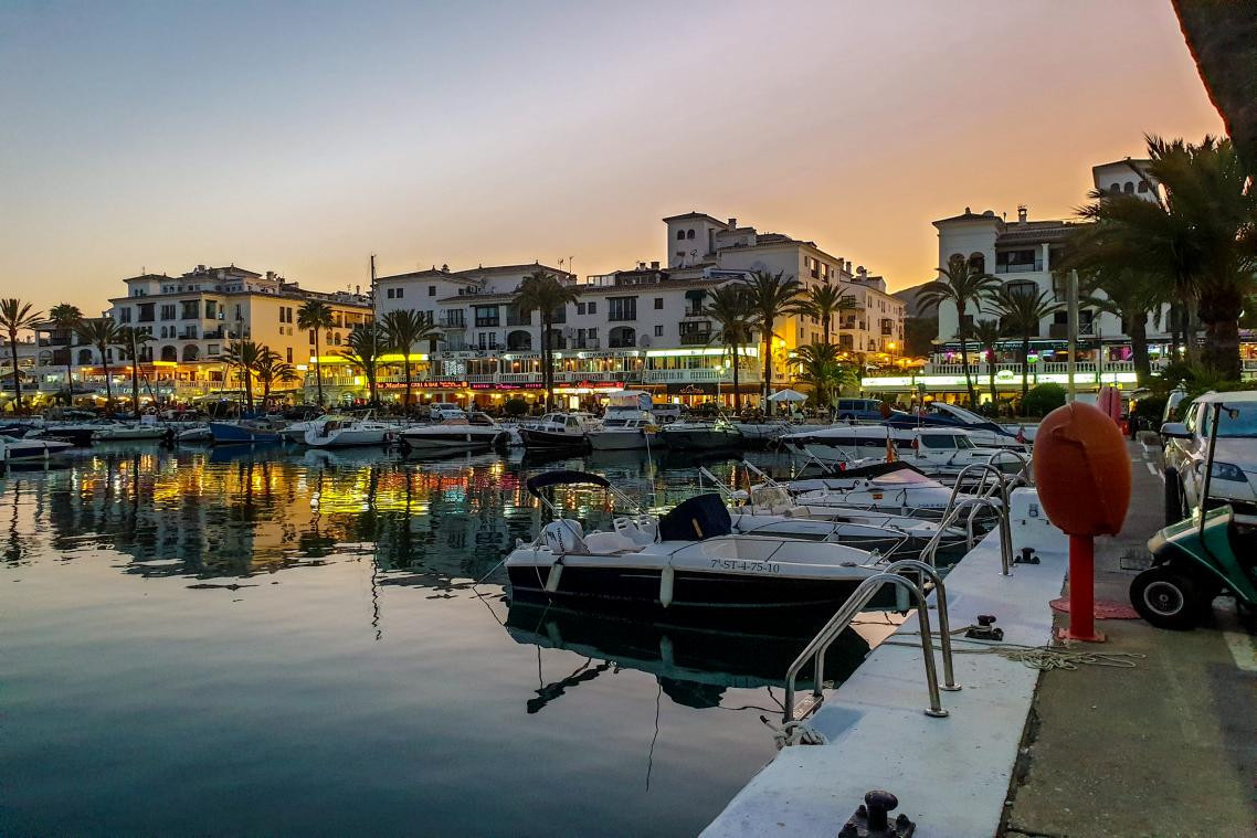 1 Bed Apartment for sale in La Duquesa Costa Del Sol, Málaga, Spain
