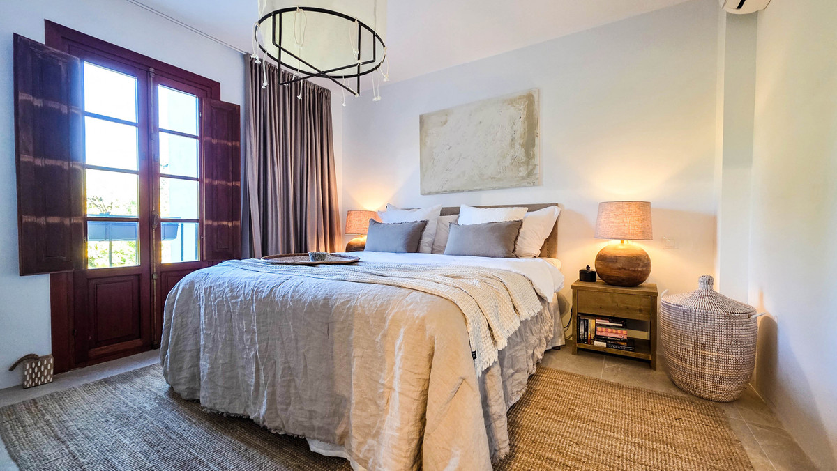 1 Bed Apartment for sale in La Duquesa Costa Del Sol, Málaga, Spain