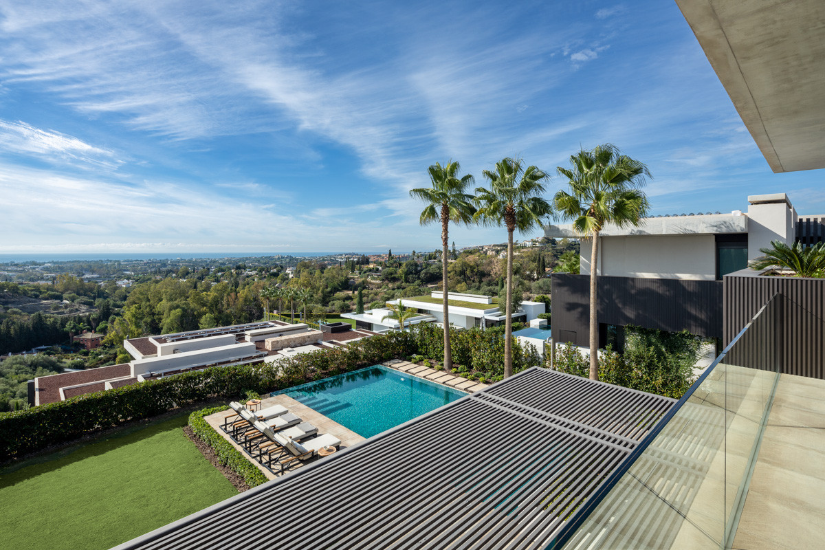 6 Bed Townhouse for sale in La Quinta Costa Del Sol, Málaga, Spain
