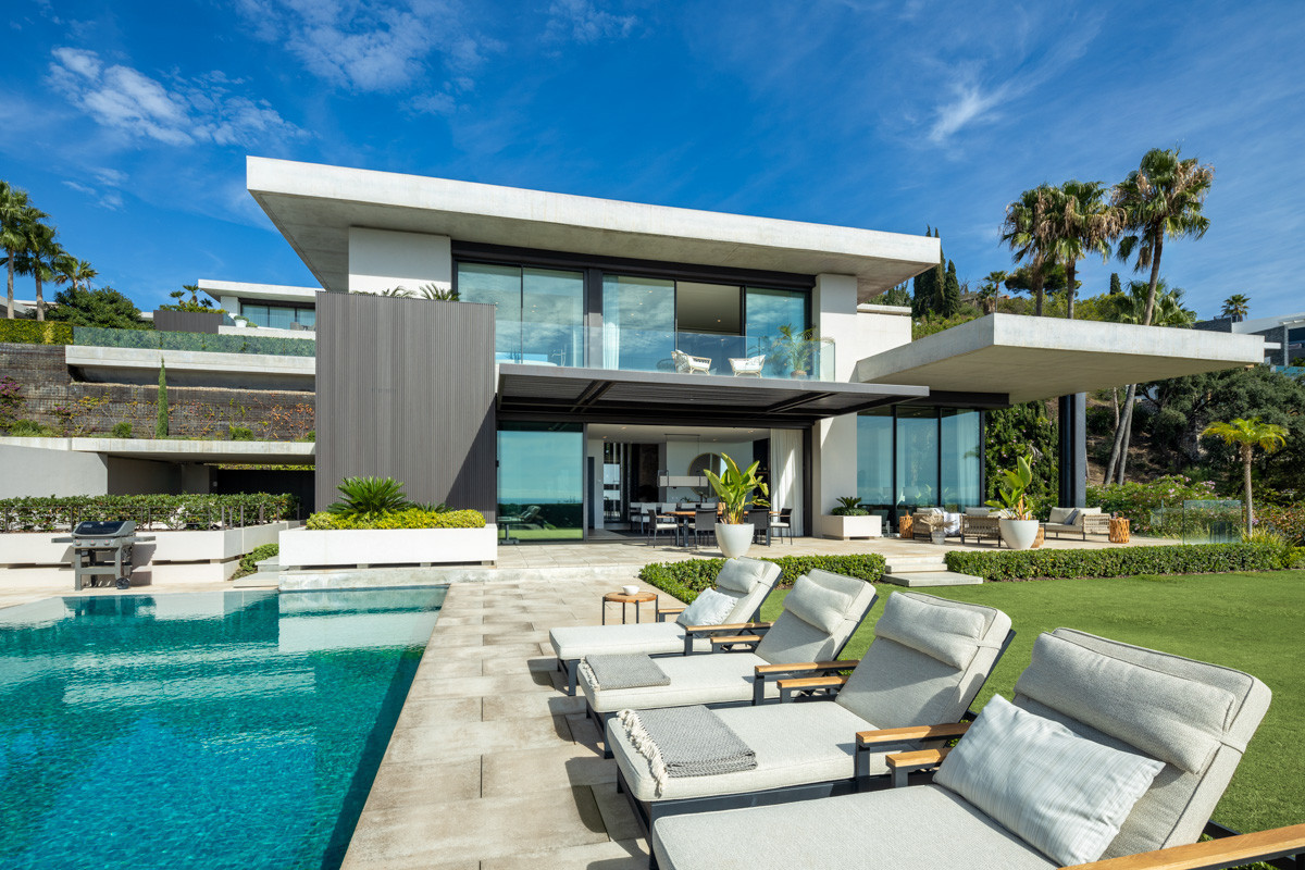 6 Bed Townhouse for sale in La Quinta Costa Del Sol, Málaga, Spain