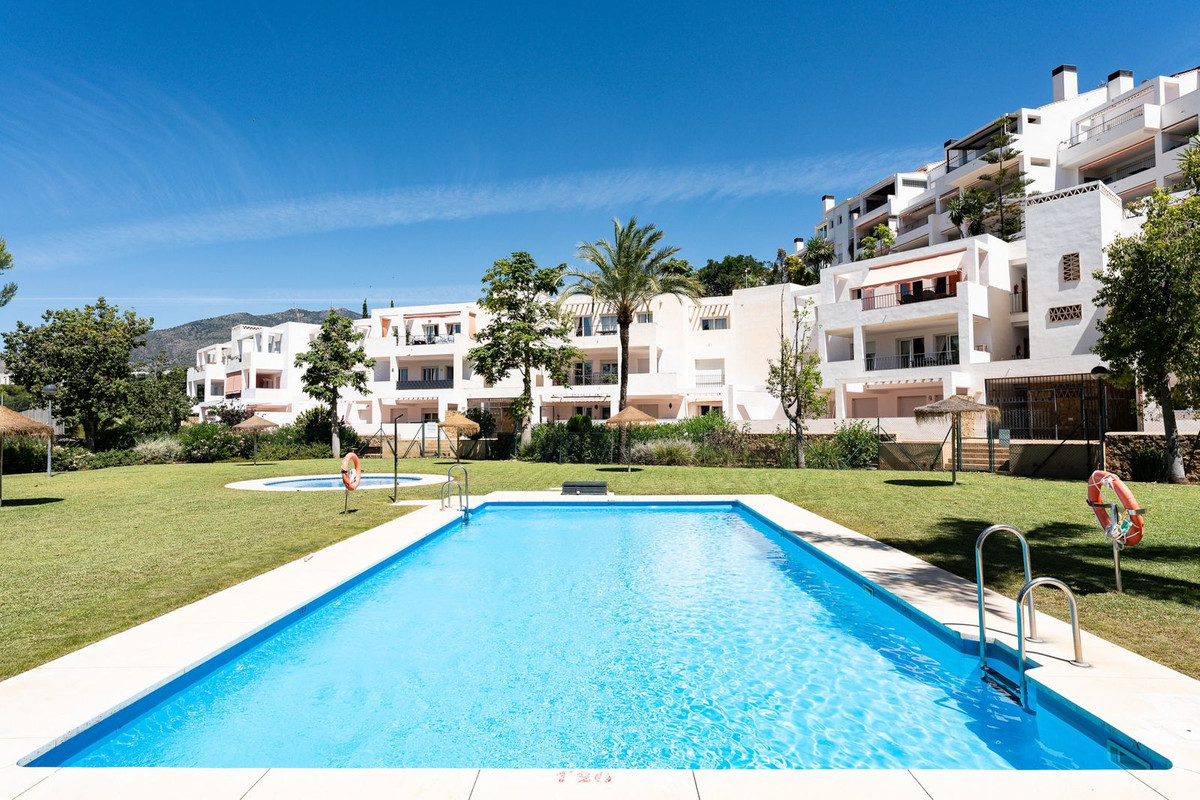 Se vende Apartamento Planta Media de 2 dormitorios en Costa Del Sol, Málaga, España