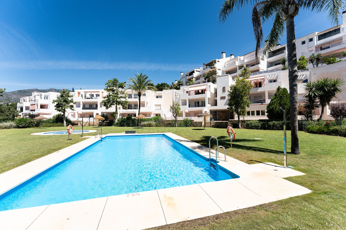Se vende Apartamento Planta Media de 2 dormitorios en Costa Del Sol, Málaga, España
