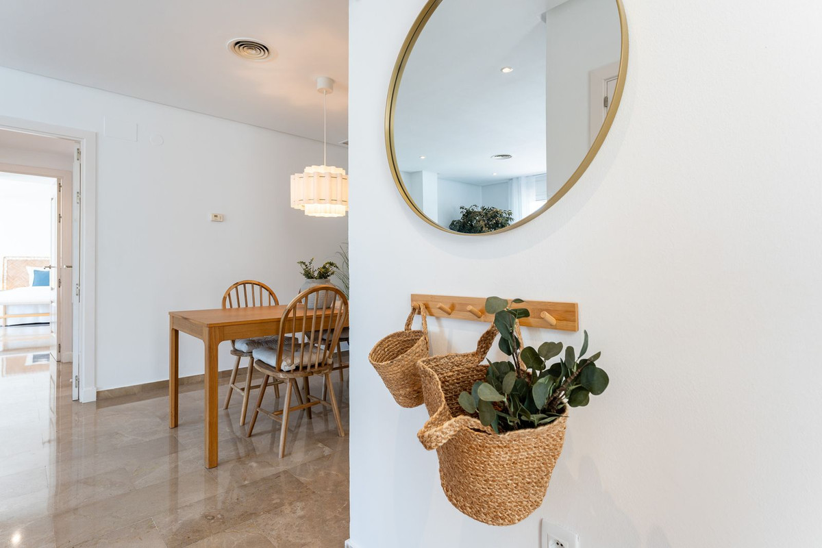Se vende Apartamento Planta Media de 2 dormitorios en Costa Del Sol, Málaga, España