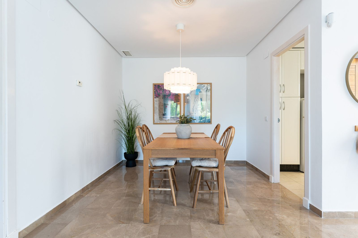 Se vende Apartamento Planta Media de 2 dormitorios en Costa Del Sol, Málaga, España