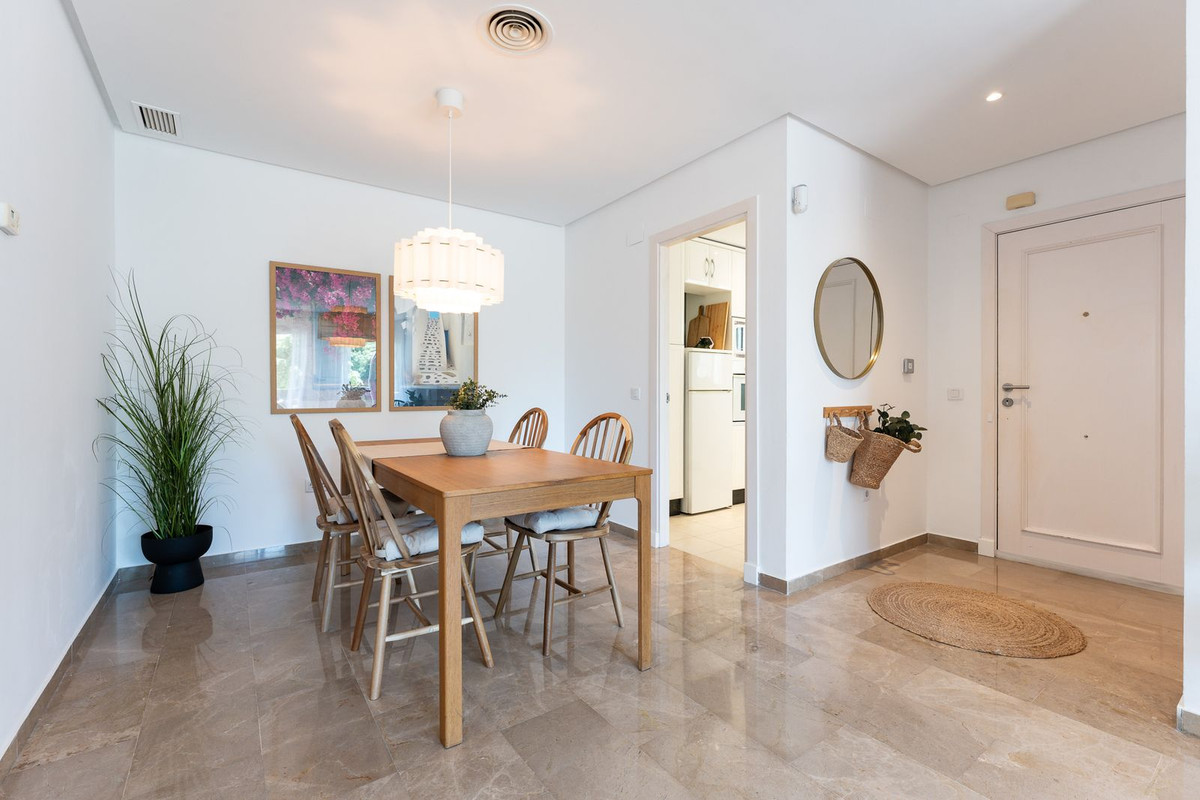 Se vende Apartamento Planta Media de 2 dormitorios en Costa Del Sol, Málaga, España