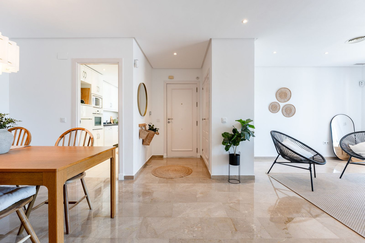 Se vende Apartamento Planta Media de 2 dormitorios en Costa Del Sol, Málaga, España