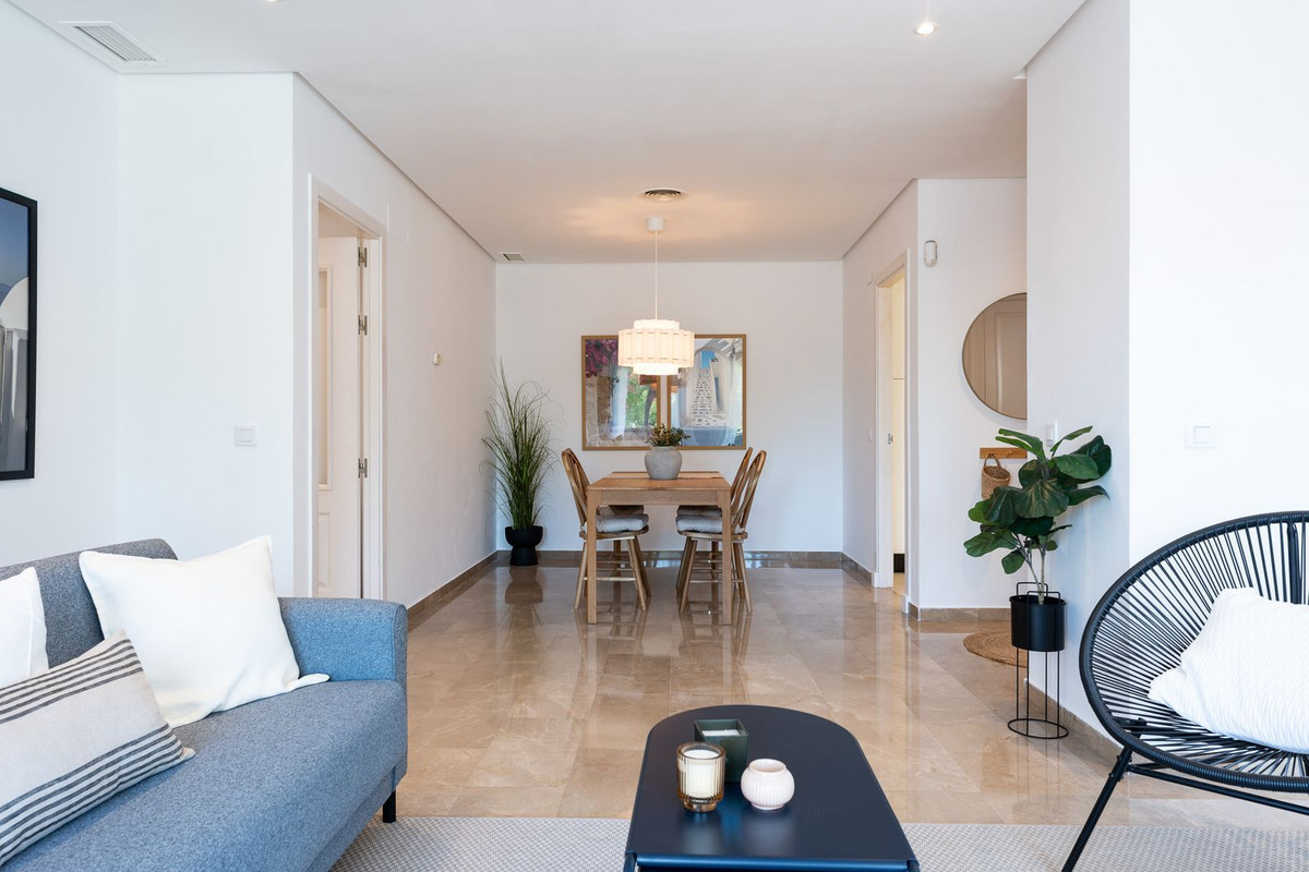 Se vende Apartamento Planta Media de 2 dormitorios en Costa Del Sol, Málaga, España