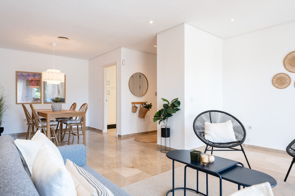 Se vende Apartamento Planta Media de 2 dormitorios en Costa Del Sol, Málaga, España