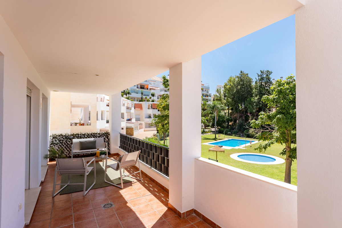 Se vende Apartamento Planta Media de 2 dormitorios en Costa Del Sol, Málaga, España