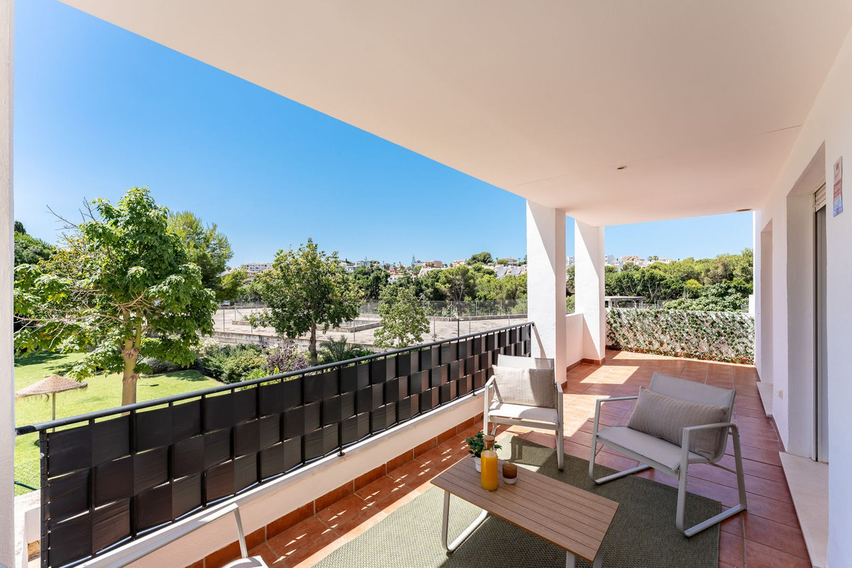 Se vende Apartamento Planta Media de 2 dormitorios en Costa Del Sol, Málaga, España