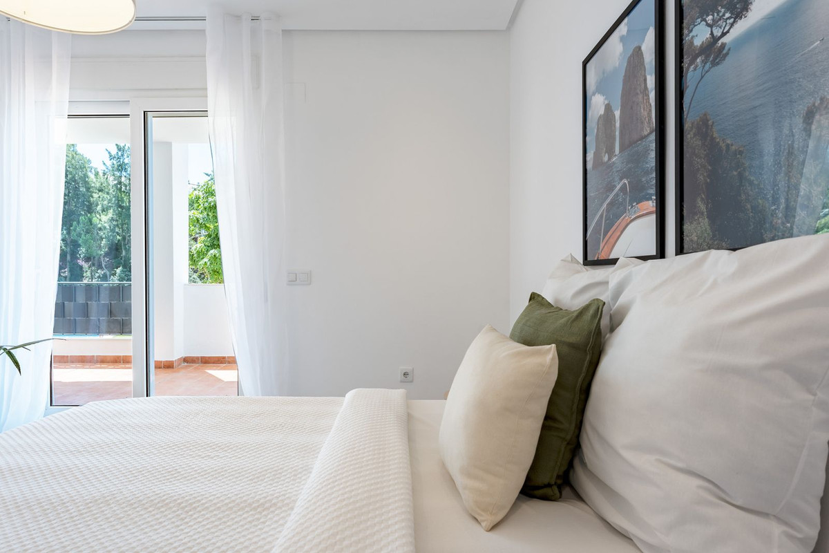 Se vende Apartamento Planta Media de 2 dormitorios en Costa Del Sol, Málaga, España