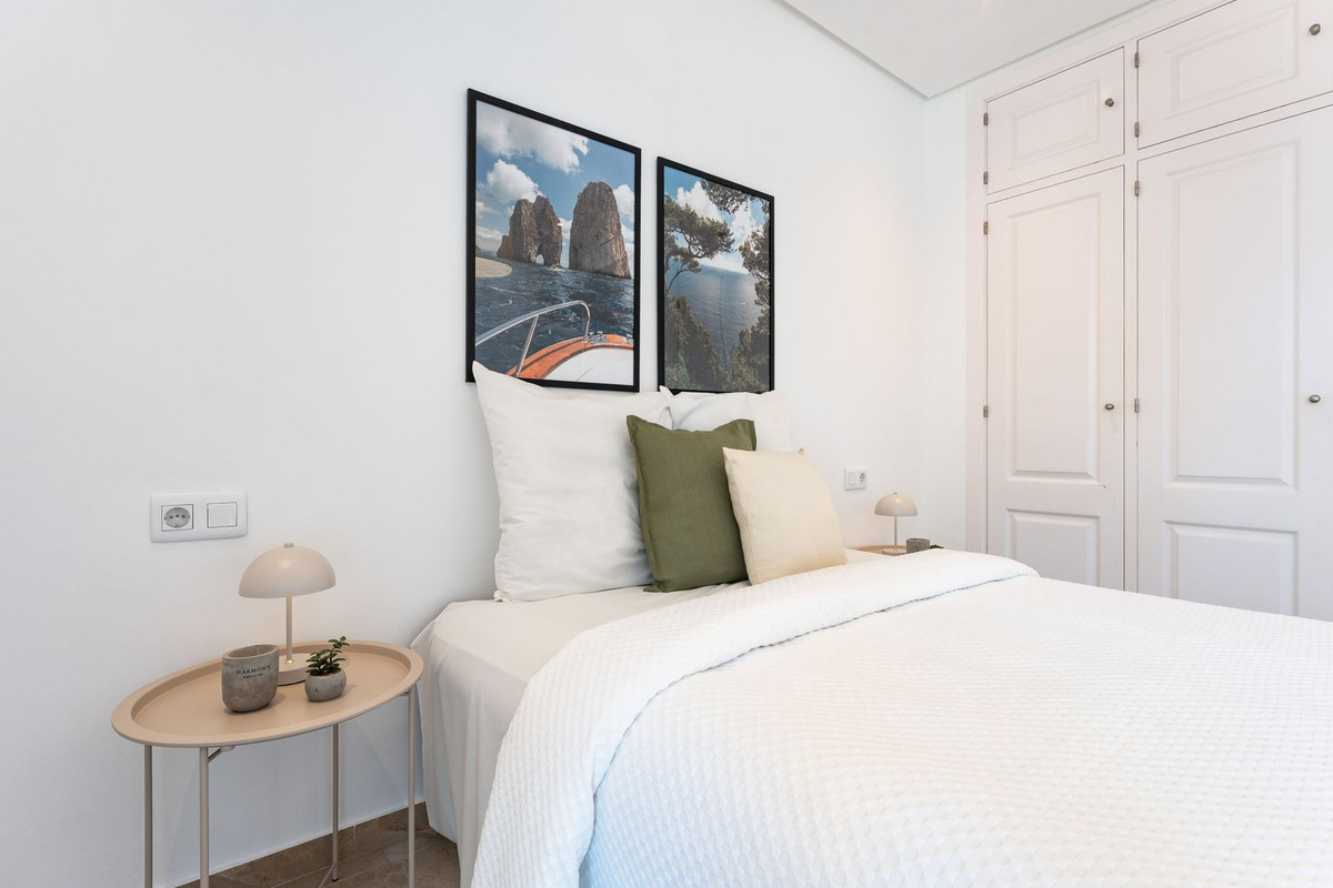 Se vende Apartamento Planta Media de 2 dormitorios en Costa Del Sol, Málaga, España