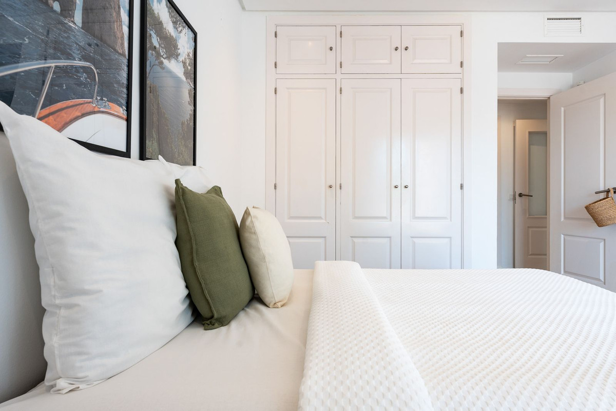 Se vende Apartamento Planta Media de 2 dormitorios en Costa Del Sol, Málaga, España