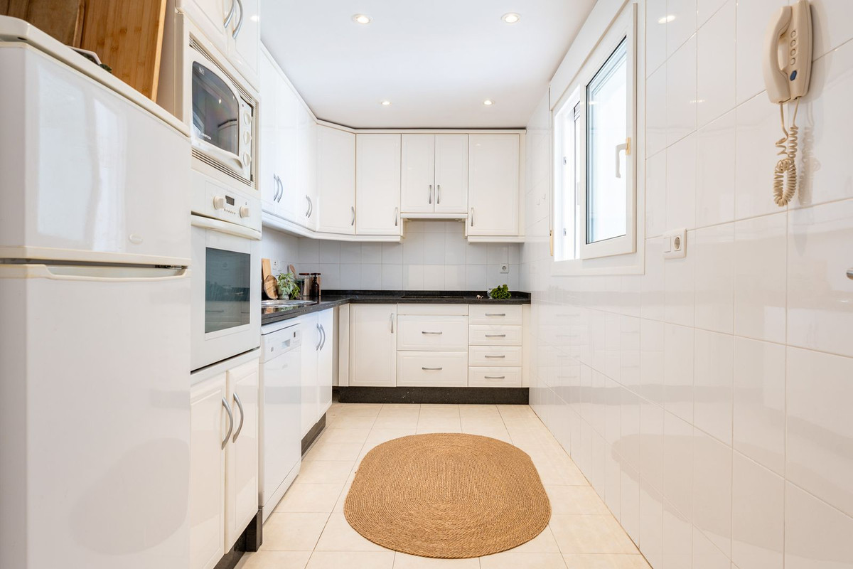 Se vende Apartamento Planta Media de 2 dormitorios en Costa Del Sol, Málaga, España