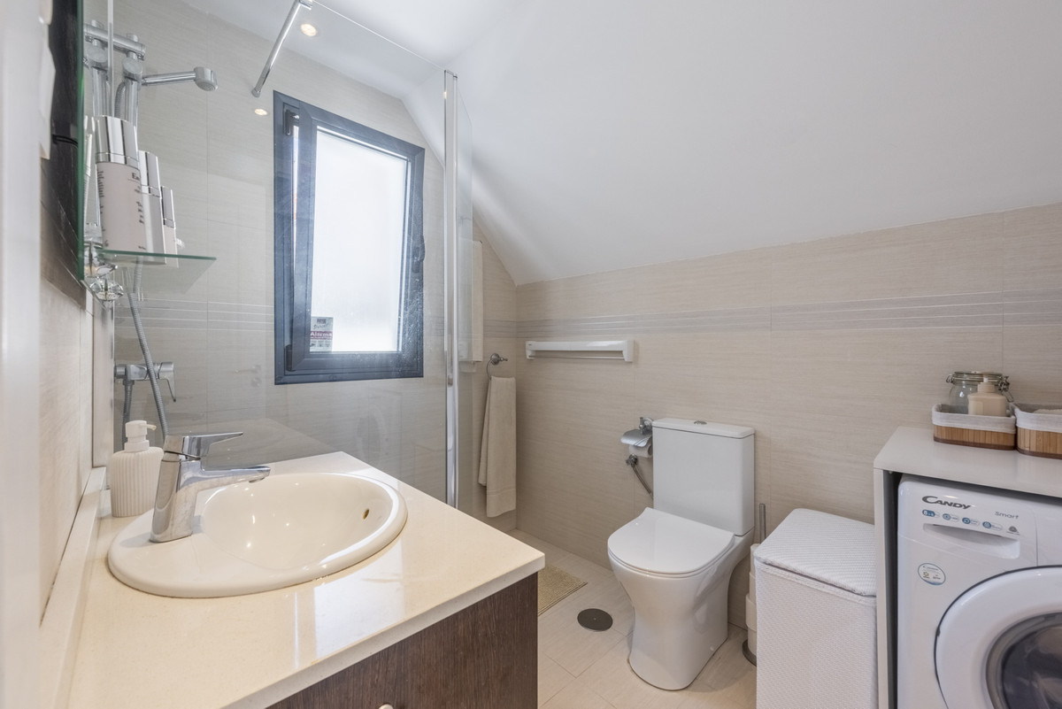 1 Bed Apartment for sale in Fuengirola Costa Del Sol, Málaga, Spain