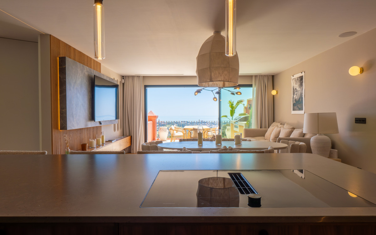 3 Bed Apartment for sale in Benahavís Costa Del Sol, Málaga, Spain