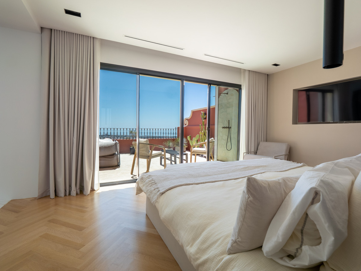 3 Bed Apartment for sale in Benahavís Costa Del Sol, Málaga, Spain