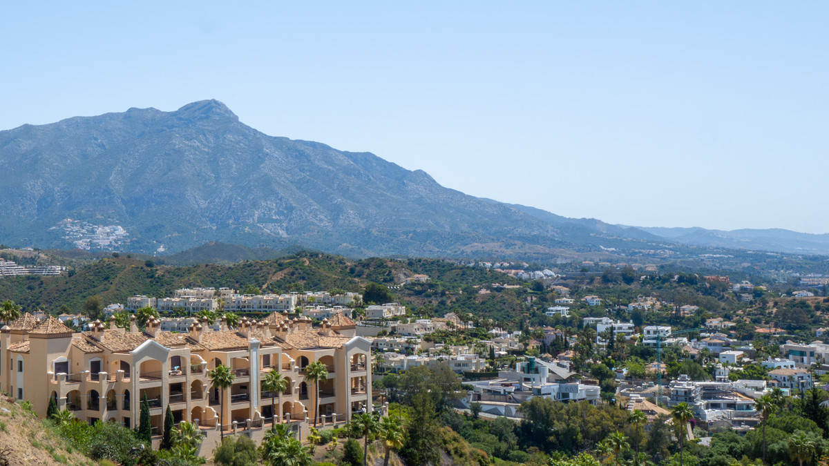 3 Bed Apartment for sale in Benahavís Costa Del Sol, Málaga, Spain