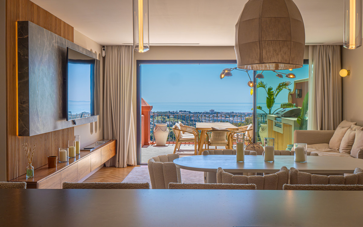 3 Bed Apartment for sale in Benahavís Costa Del Sol, Málaga, Spain