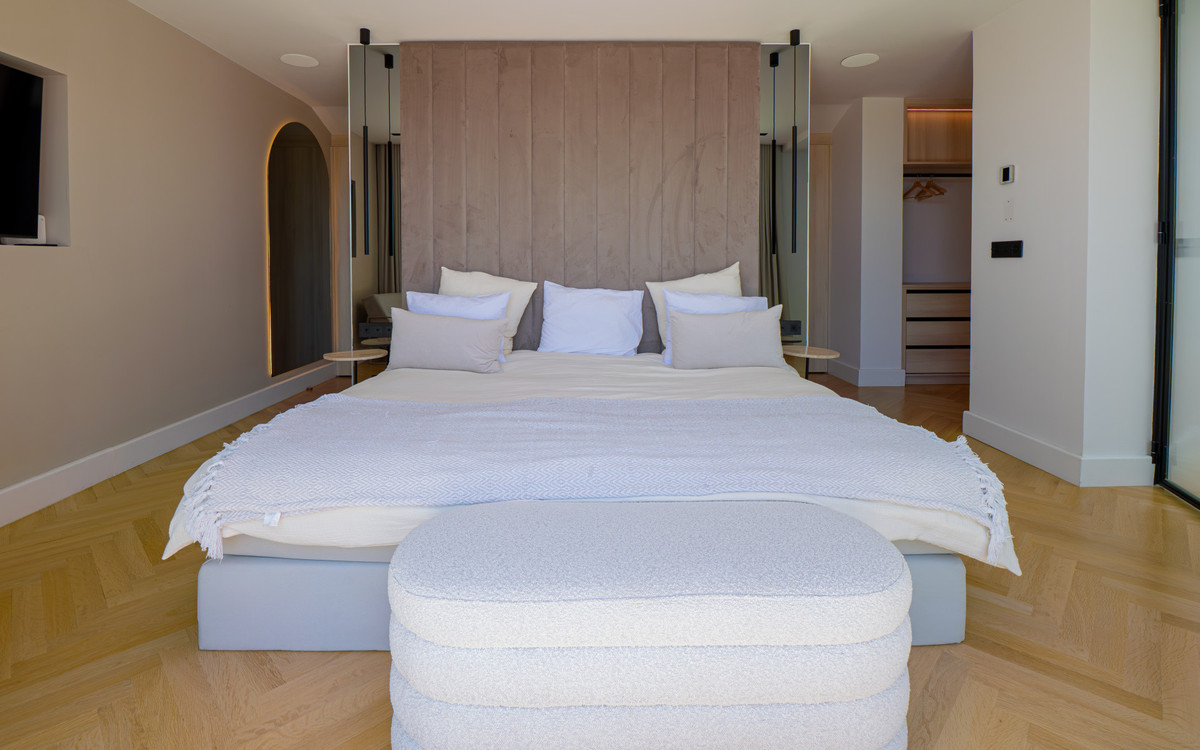 3 Bed Apartment for sale in Benahavís Costa Del Sol, Málaga, Spain