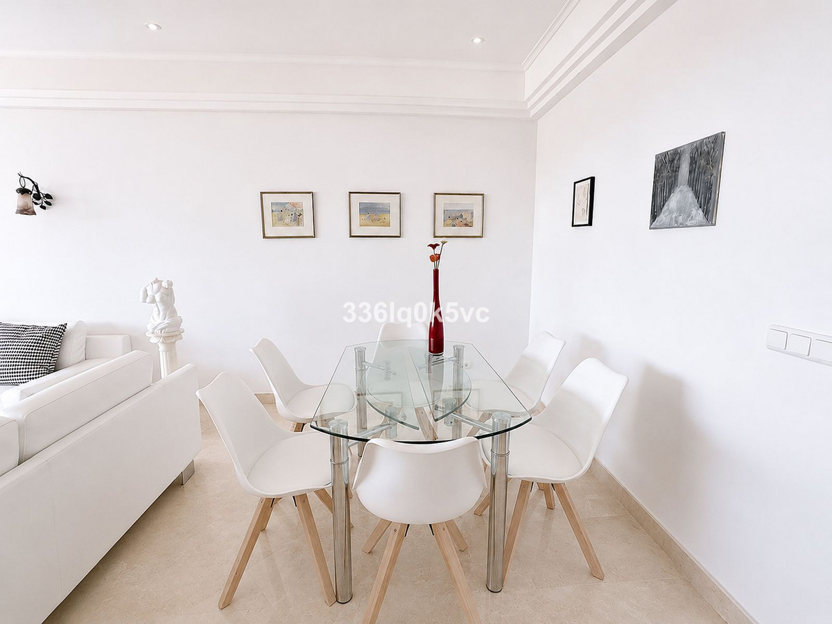 Se vende Apartamento Planta Media de 2 dormitorios en Costa Del Sol, Málaga, España
