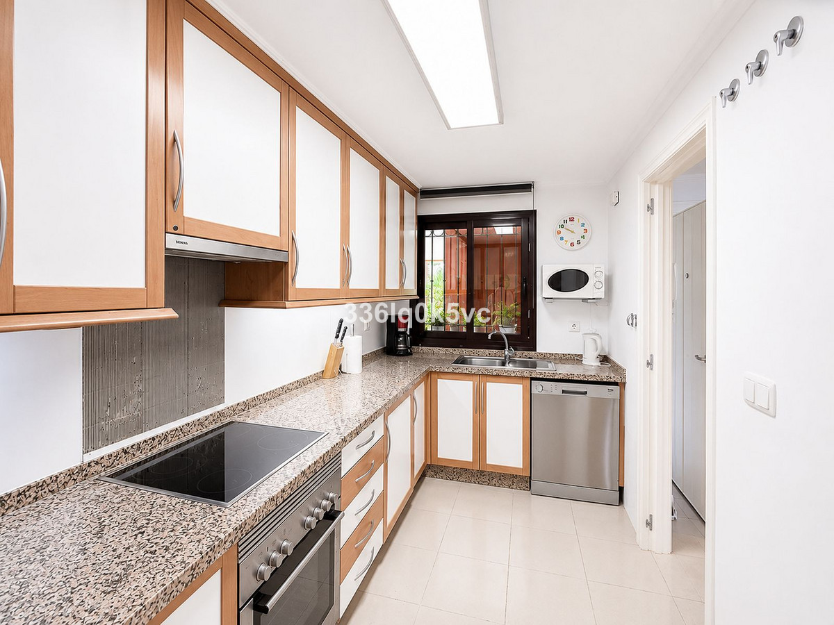 Se vende Apartamento Planta Media de 2 dormitorios en Costa Del Sol, Málaga, España
