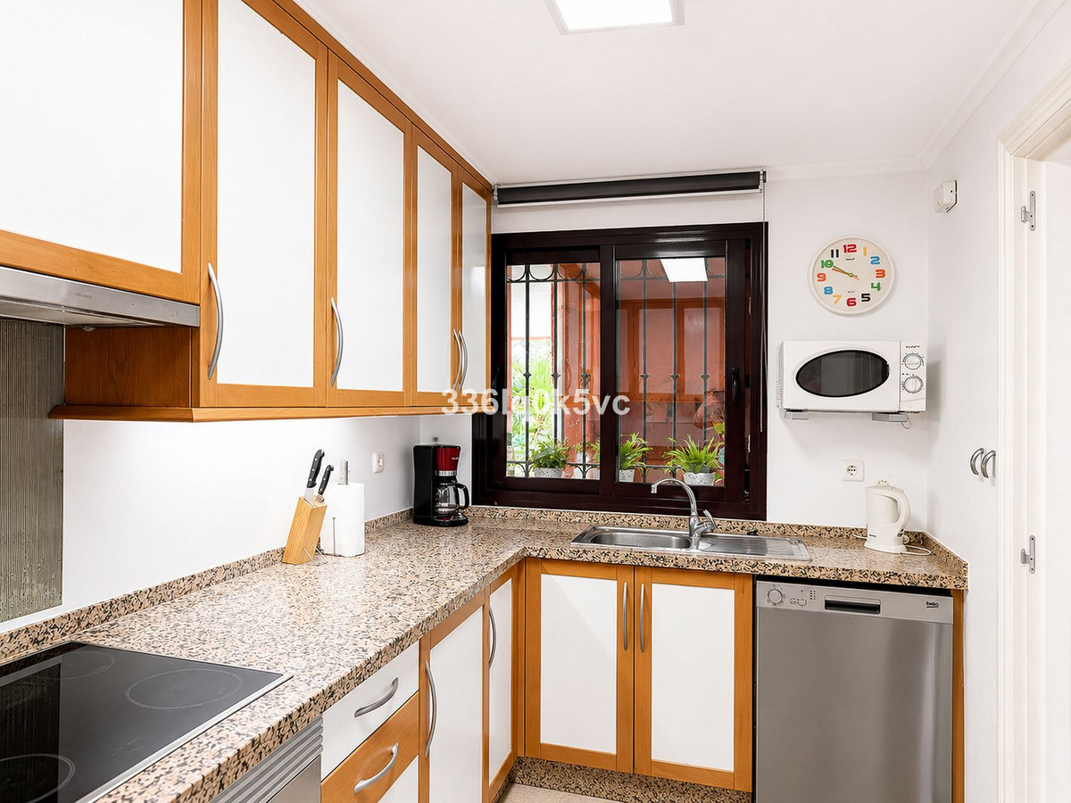 Se vende Apartamento Planta Media de 2 dormitorios en Costa Del Sol, Málaga, España