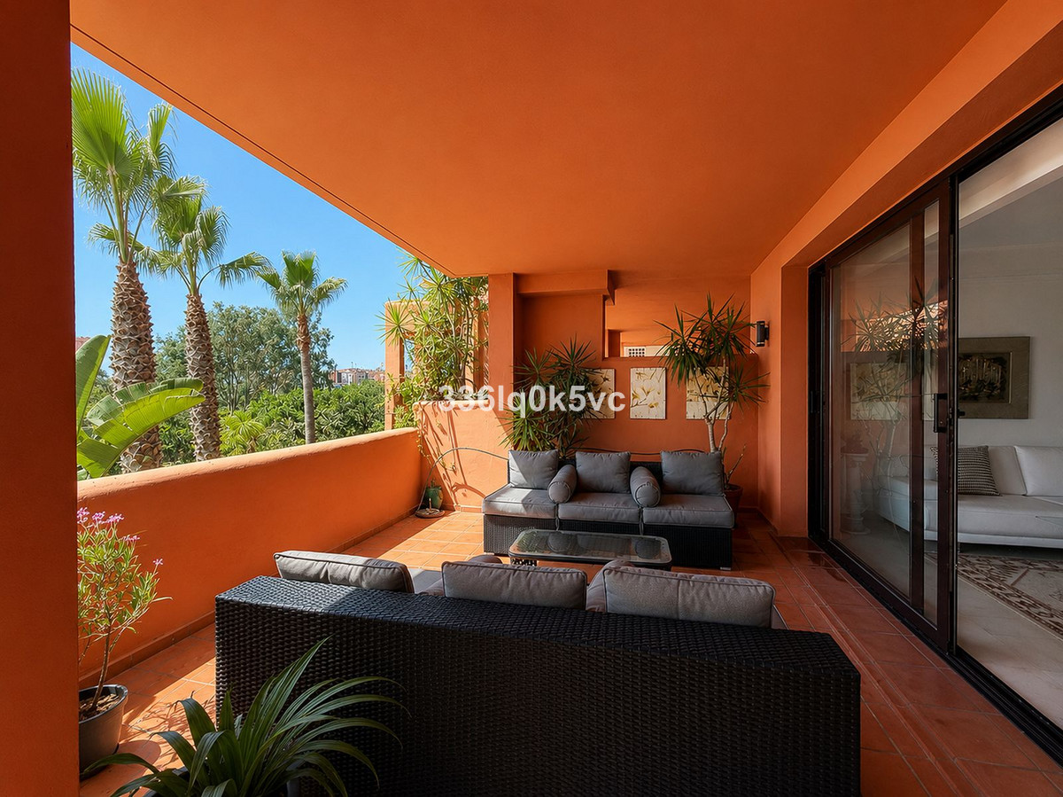 Se vende Apartamento Planta Media de 2 dormitorios en Costa Del Sol, Málaga, España