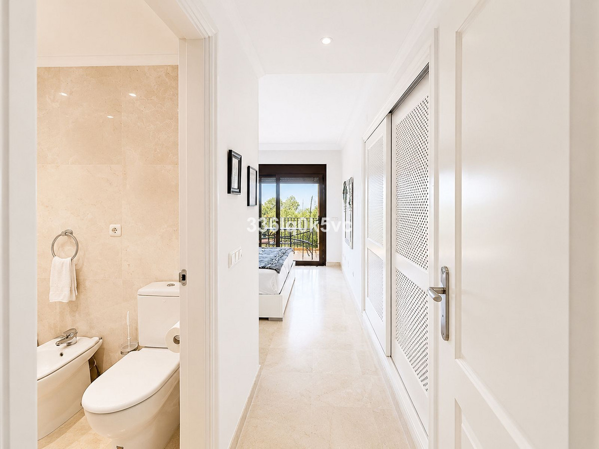 Se vende Apartamento Planta Media de 2 dormitorios en Costa Del Sol, Málaga, España
