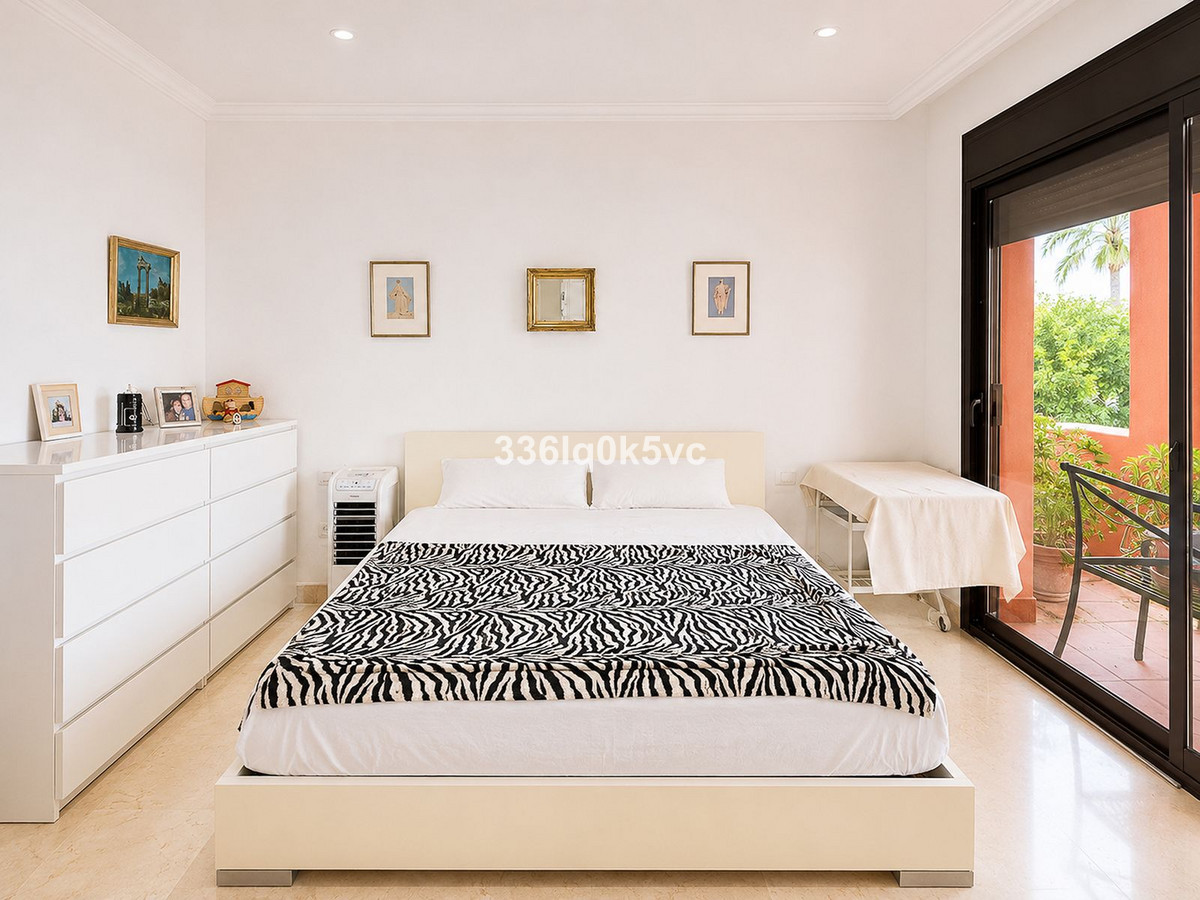 Se vende Apartamento Planta Media de 2 dormitorios en Costa Del Sol, Málaga, España