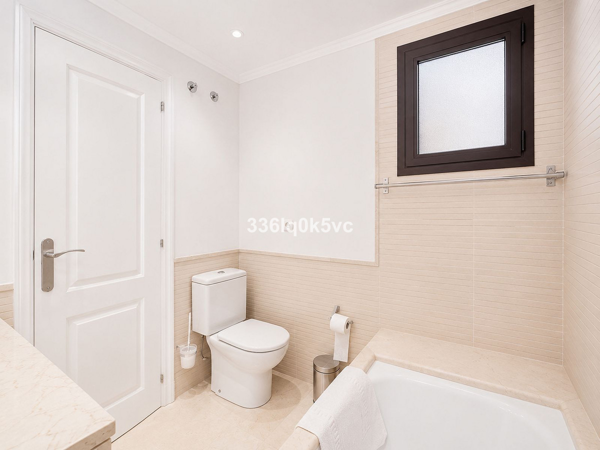 Se vende Apartamento Planta Media de 2 dormitorios en Costa Del Sol, Málaga, España