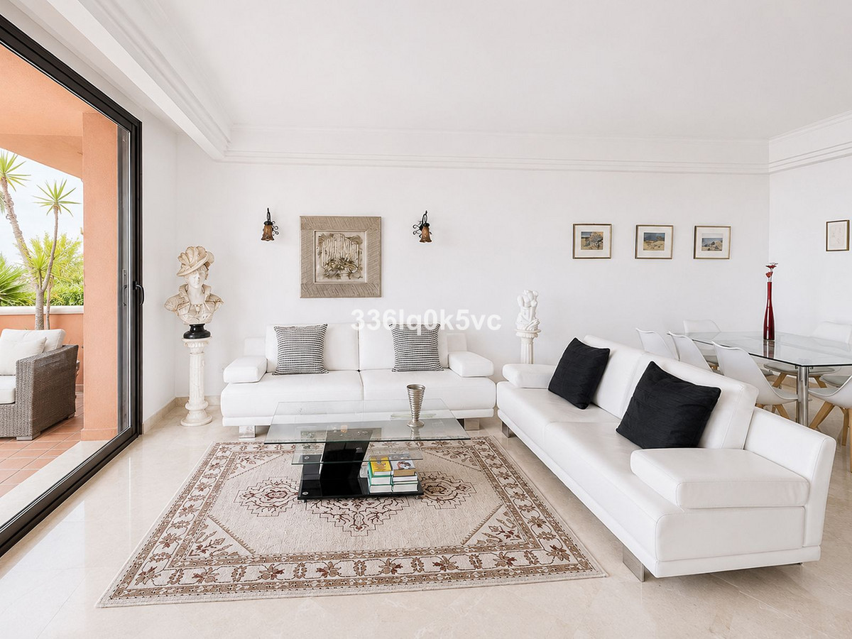 Se vende Apartamento Planta Media de 2 dormitorios en Costa Del Sol, Málaga, España