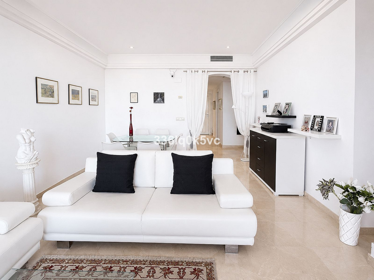 Se vende Apartamento Planta Media de 2 dormitorios en Costa Del Sol, Málaga, España