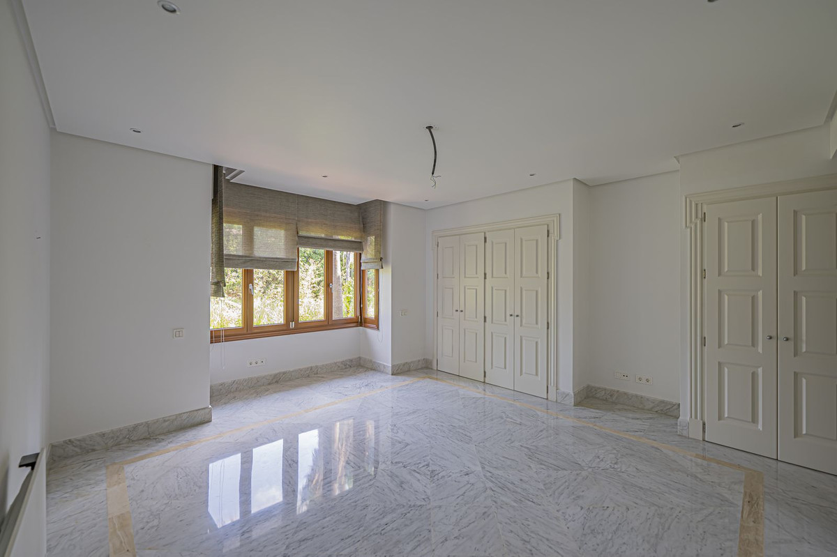 2 Bed Apartment for sale in Los Monteros Costa Del Sol, Málaga, Spain