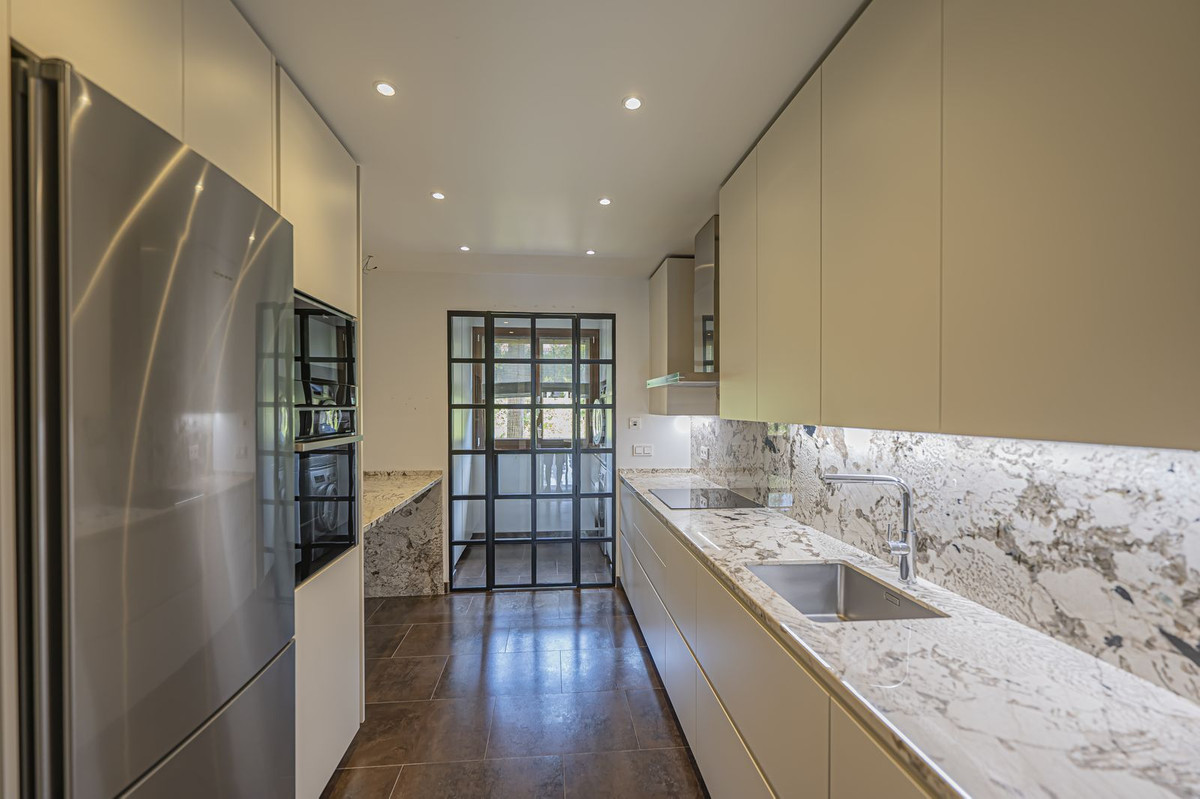 2 Bed Apartment for sale in Los Monteros Costa Del Sol, Málaga, Spain