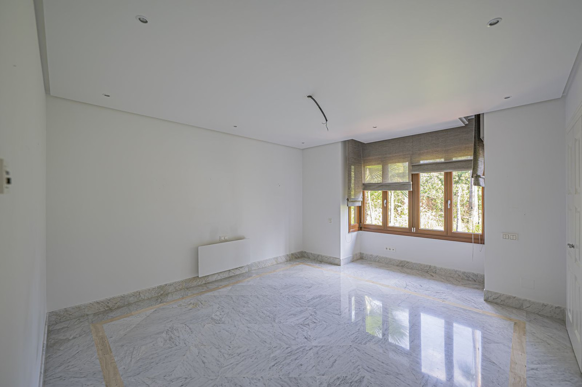 2 Bed Apartment for sale in Los Monteros Costa Del Sol, Málaga, Spain
