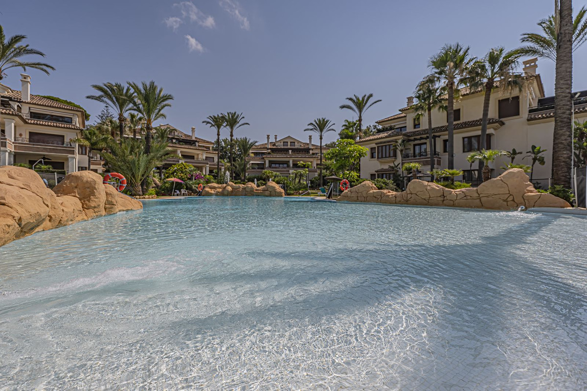 2 Bed Apartment for sale in Los Monteros Costa Del Sol, Málaga, Spain