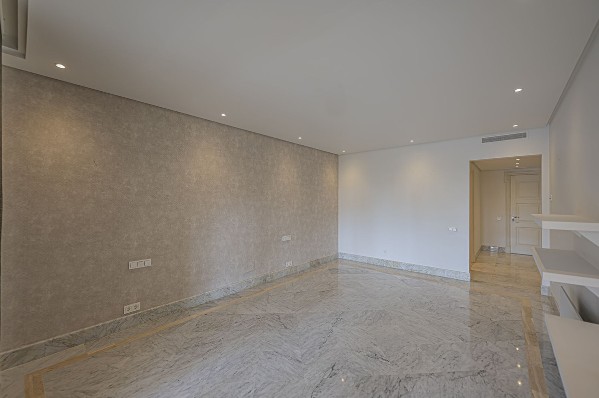 2 Bed Apartment for sale in Los Monteros Costa Del Sol, Málaga, Spain