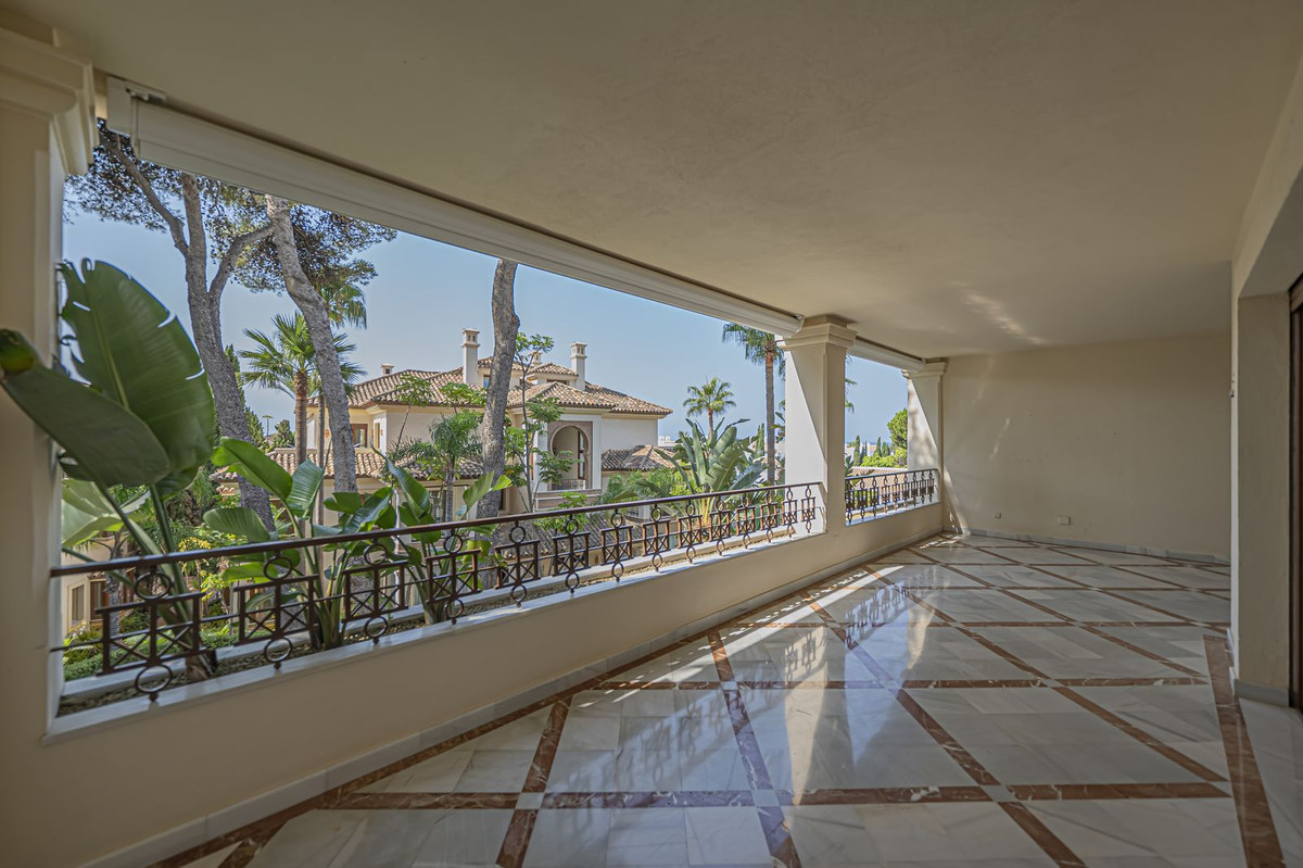 2 Bed Apartment for sale in Los Monteros Costa Del Sol, Málaga, Spain
