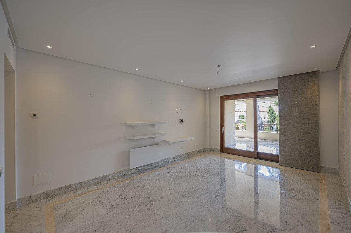 2 Bed Apartment for sale in Los Monteros Costa Del Sol, Málaga, Spain
