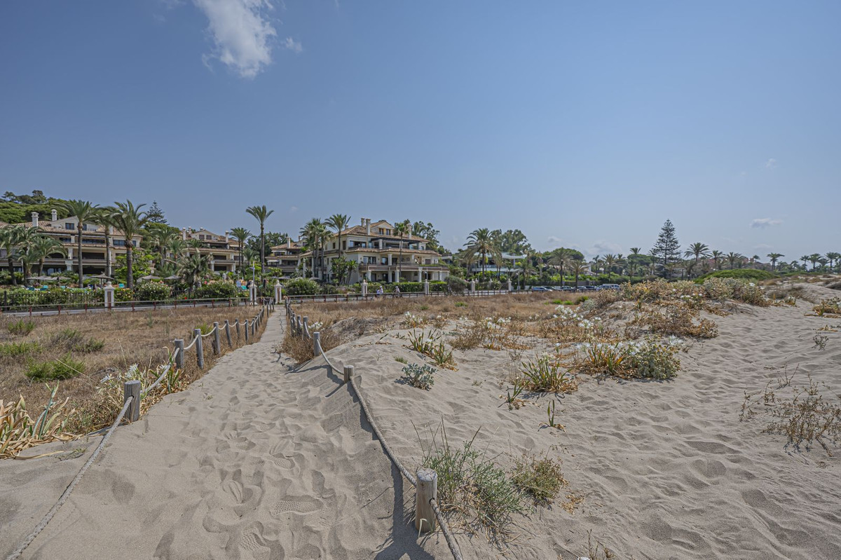 2 Bed Apartment for sale in Los Monteros Costa Del Sol, Málaga, Spain