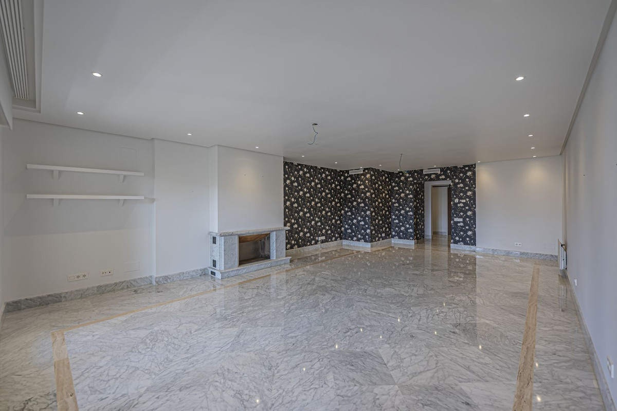 2 Bed Apartment for sale in Los Monteros Costa Del Sol, Málaga, Spain