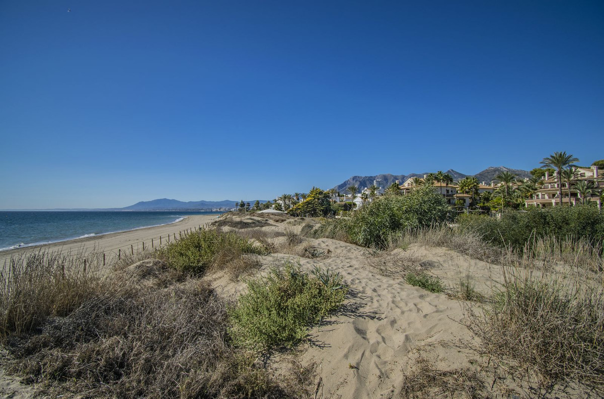 2 Bed Apartment for sale in Los Monteros Costa Del Sol, Málaga, Spain
