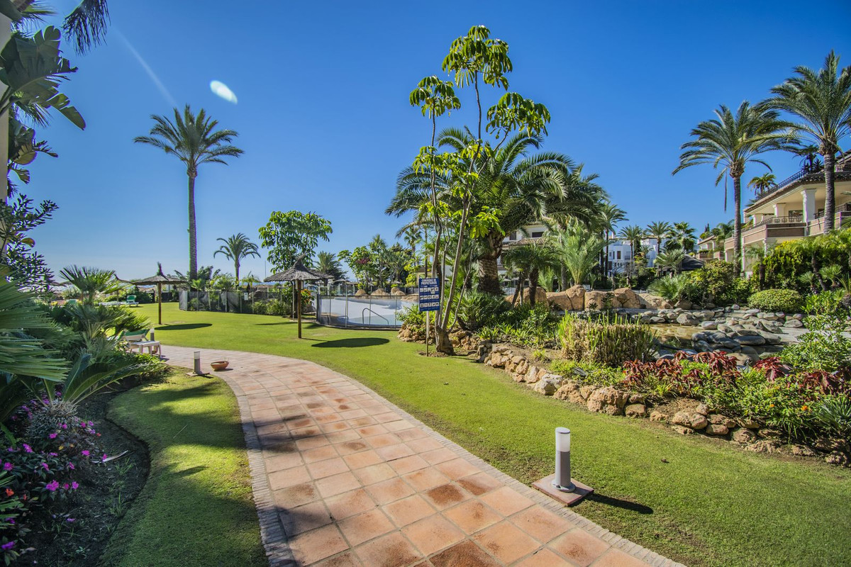 2 Bed Apartment for sale in Los Monteros Costa Del Sol, Málaga, Spain